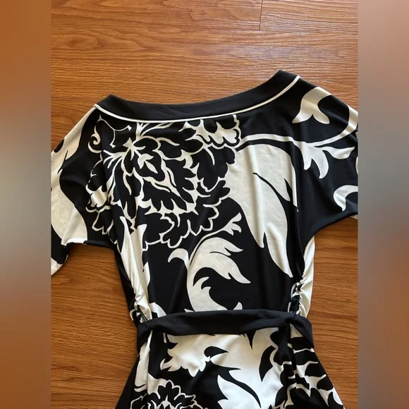 White House Black Market Dress - Picture 2 of 9